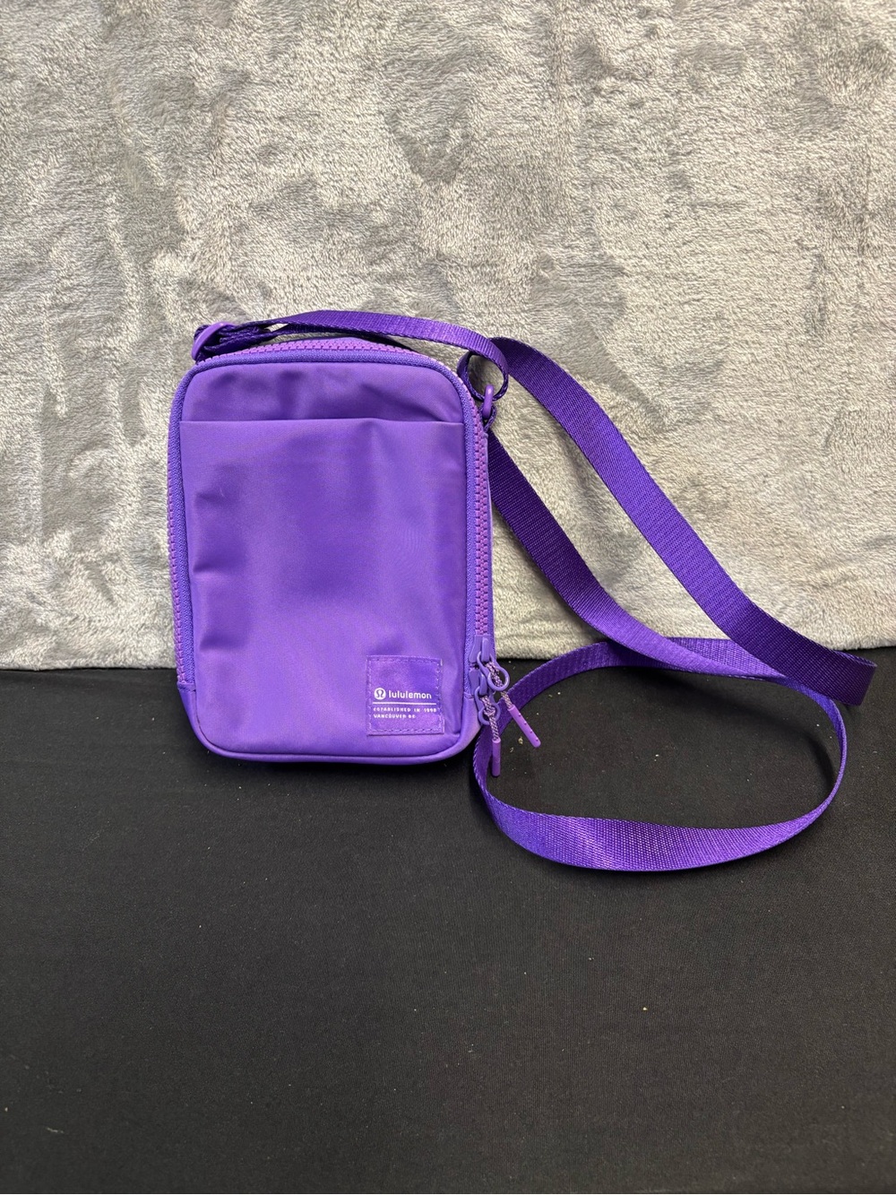Lululemon Purple Easy Access Crossbody 1.5 L Bag Like New, only Carried Once